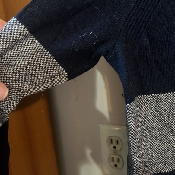 ❤️FINAL SALE❤️ Banana Republic | Filpucci Navy Stripe Merino Sweater Small - Picture 5 of 9